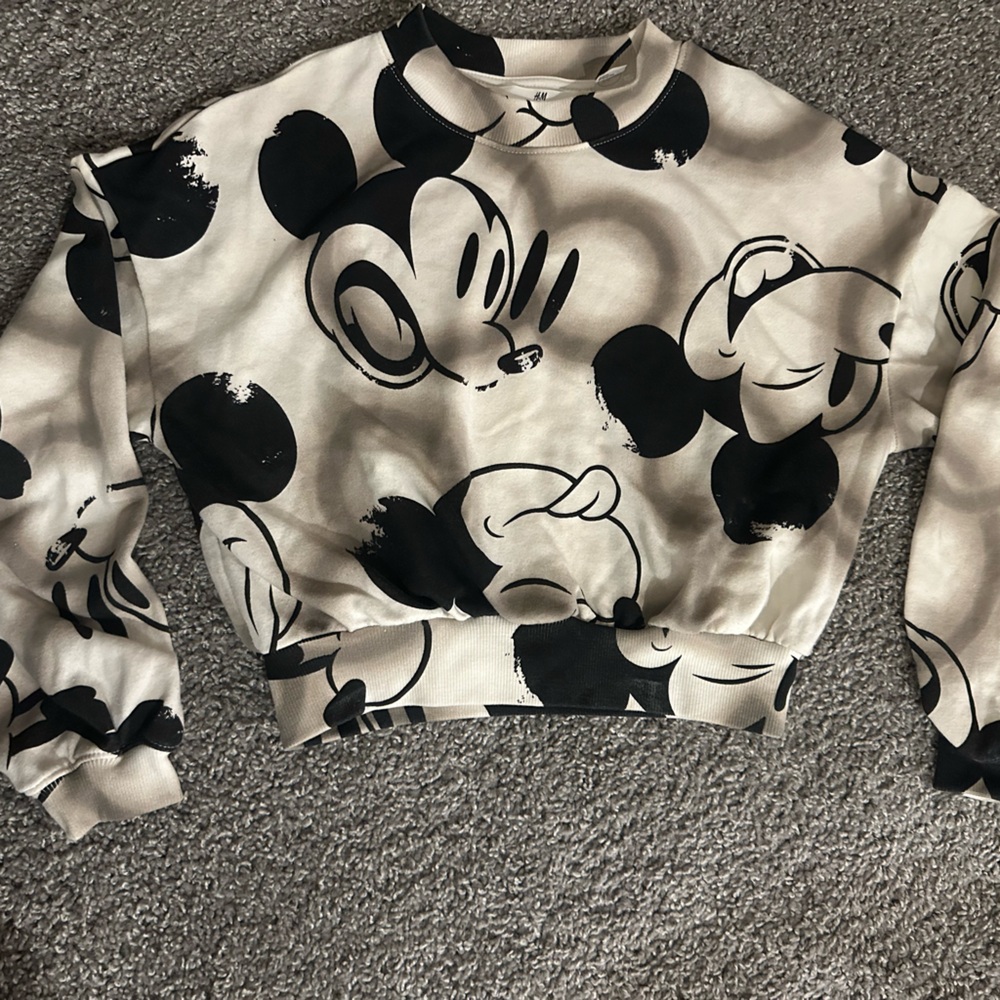 H&M Black and Cream Graphic Sweater